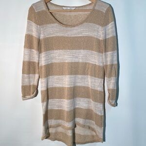 Bianca Nygard - 3/4 sleeve crew neck sweater. Size M